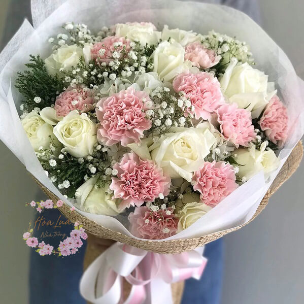 bó hoa cẩm chướng mix hoa hồng